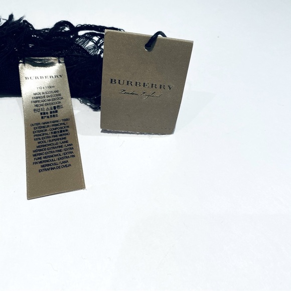 BURBERRY LONDON HOUSR CHECK WRAP / SCARF. - Picture 10 of 11